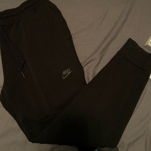 Nike tech joggers